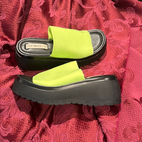 Green Steve Madden wedges-10M - Picture 2 of 6